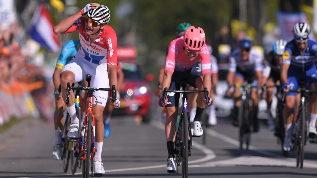 https video eurosport de radsport amstel gold race 2019 amstel gold race der zieleinlauf mit sieger mathieu van der poel vid1188491 video shtml