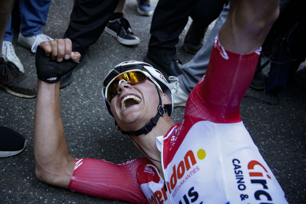 https www fiets nl 2019 04 21 dolgelukkige van der poel ben maar begonnen te sprinten